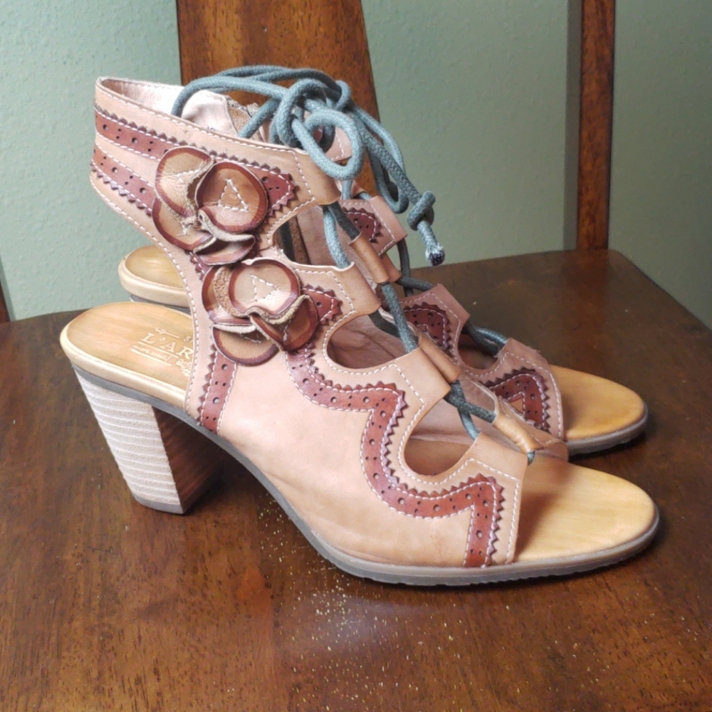 Spring Step Two-Tone Tan Brown Leather Lace-Up Peep-Toe Heels